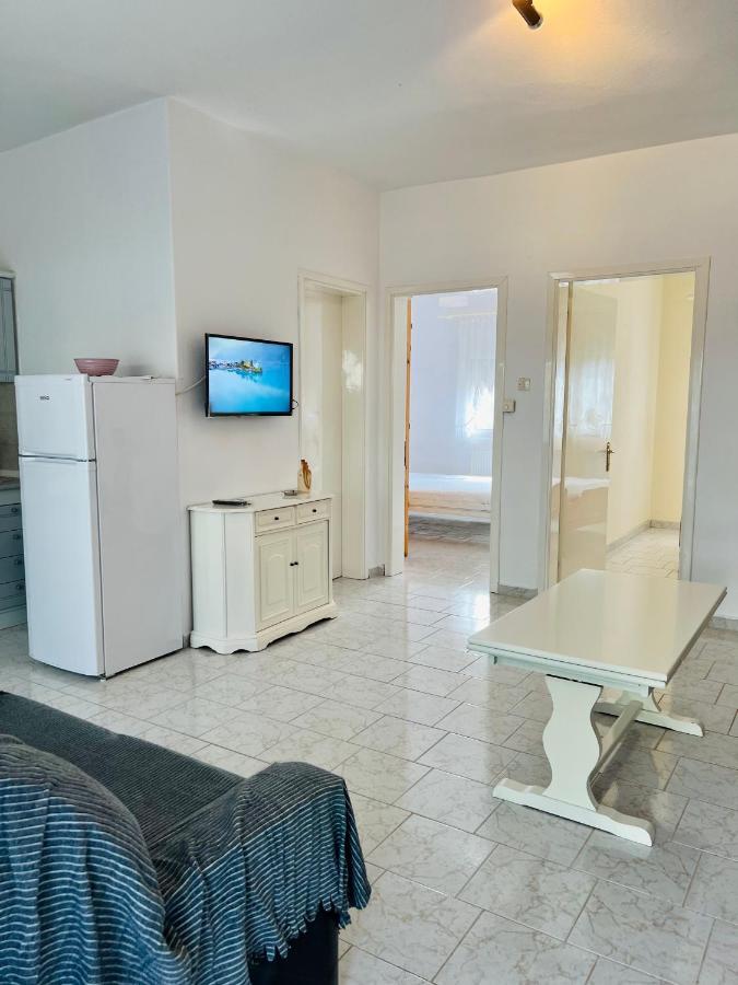 Atlantis Apartments Vrasná Eksteriør billede