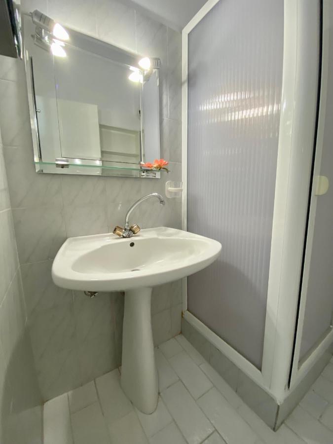 Atlantis Apartments Vrasná Eksteriør billede